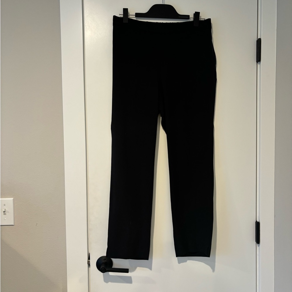 Banana Republic, Black straight leg mix blend material stretchy size 10 …